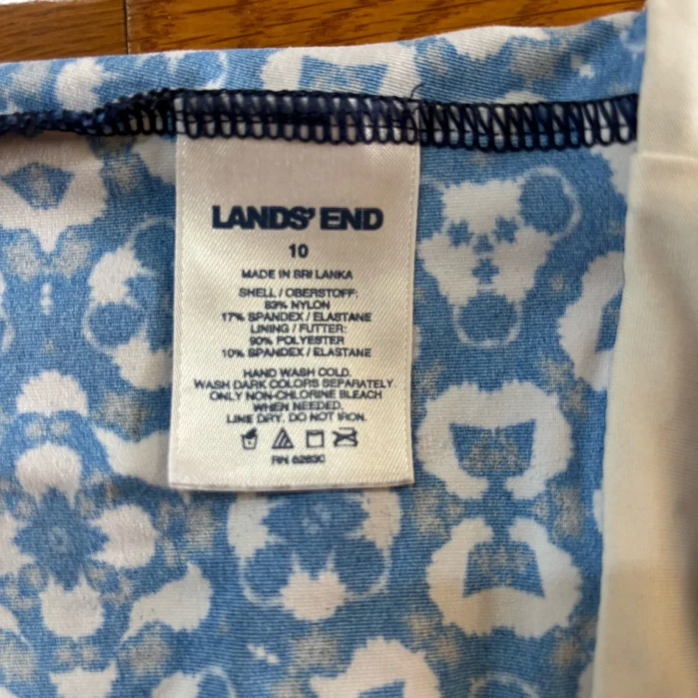 Lands' End Blue and White Patterned Tankini Top